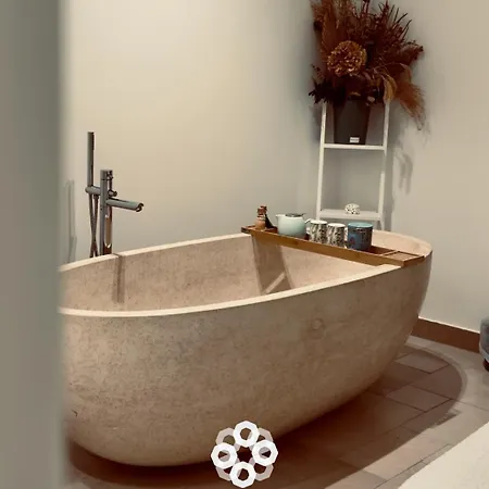 فندق مبيت وإفطار Otto Apulia House 4*